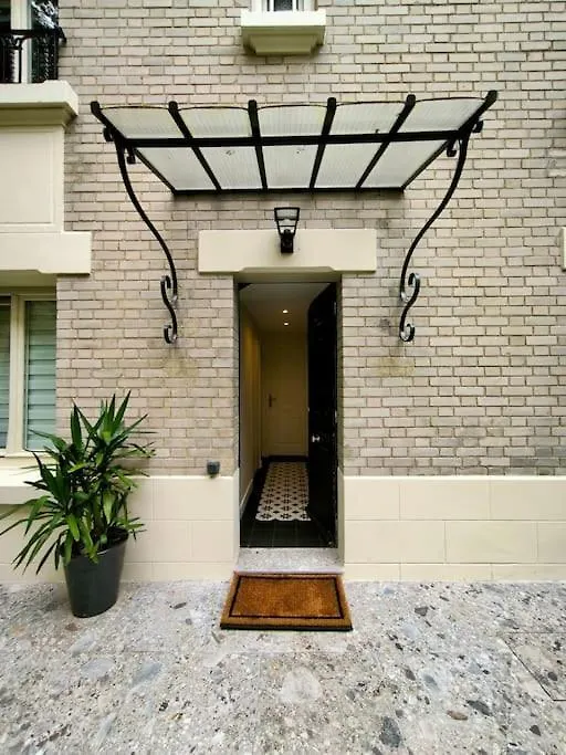 Montmartre En Rez-De-Jardin Daire Paris Fransa