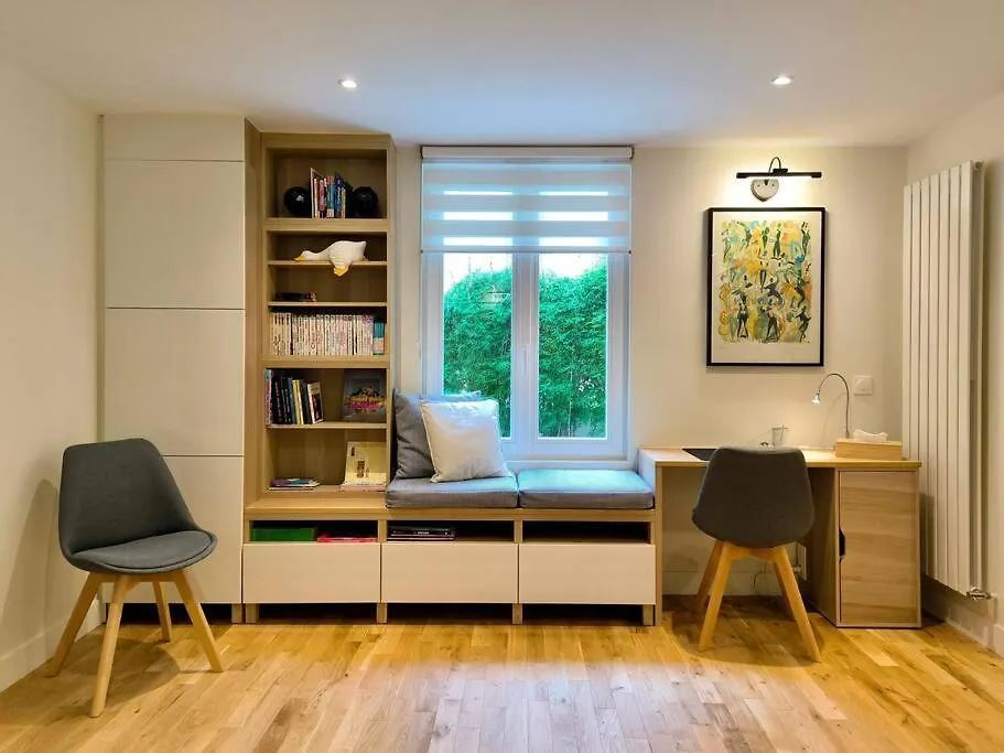 Montmartre En Rez-De-Jardin Daire Paris